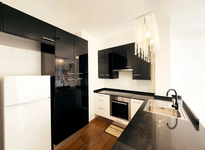 This elegant renovated flat is located in the charming area of Ses Cadenes, in the popular Playa de Palma, just steps from the long beach — photo 6