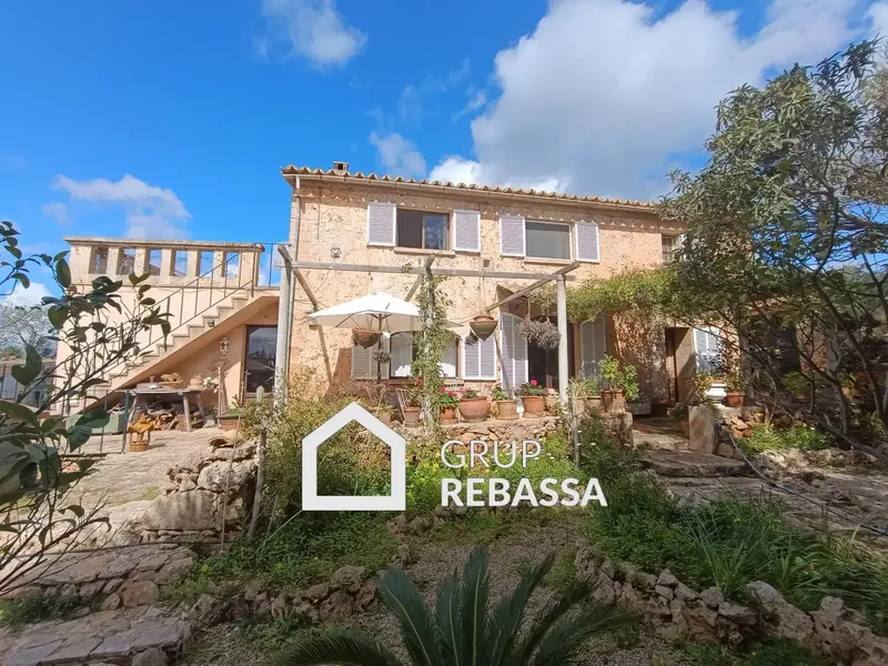 Grup Rebassa presents exclusively the sale of this spectacular two-story village house in Mallorca, in the municipality of Marratxí, in — photo 8