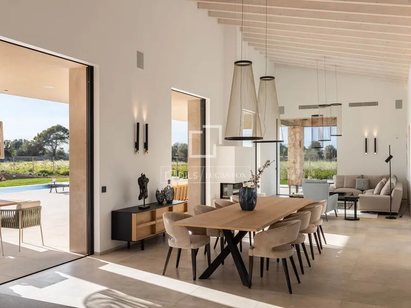 556m² country house with 165m² terrace for sale in Santanyí — photo 3