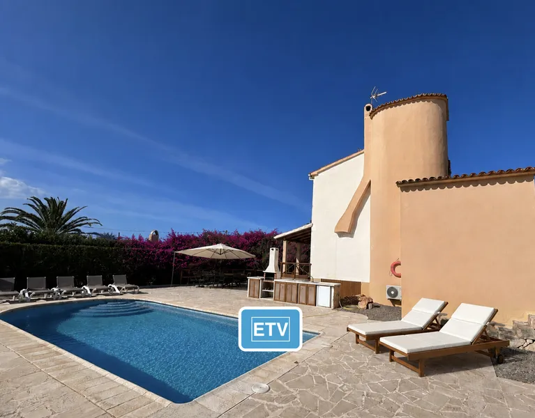 Detached house with sea views and holiday rental licence in Cala Pi — photo 1