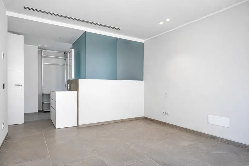 Modern Apartment with Panoramic Sea Views on the Front Line of Paseo Marítimo, Palma More — photo 10