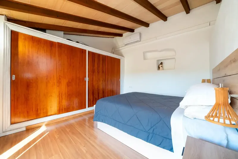 PINA – CALLE SINEU. Se vende acogedora casa de pueblo de dos plantas, situada en un entorno tranquilo y rodeado del carácter propio del inte — photo 12