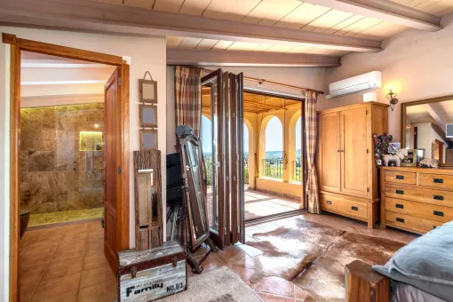 Selva: Country house with garage, pool and fantastic panoramic views in Selva — photo 12