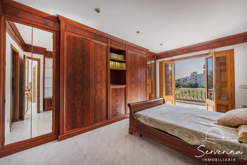 Impressive luxury villa in Cala Bona: tranquility, comfort and exclusivity — photo 12