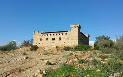 Spectacular investment opportunity, a rustic castle for sale near the city of Palma De Mallorca. — photo 1