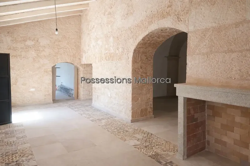 In the heart of one of the most coveted areas of Palma's coastline, between El Molinar and Coll d'en Rabassa, this large historic estate emerges — photo 4