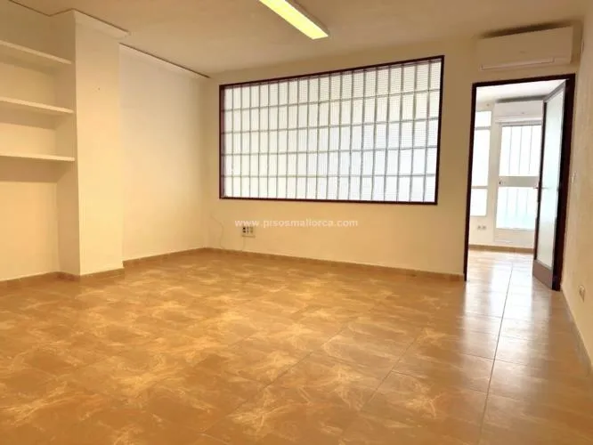 Office / Workspace. Palma de Mallorca, Center Area — photo 5