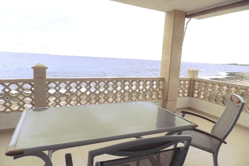 Holidays by the sea – Apartment for rent on the first line in Sa Rápita — photo 4