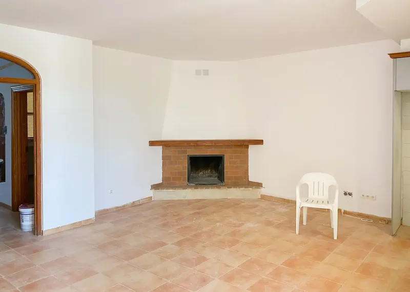 This bright and spacious 170 m² duplex townhouse has a private garden and 80 m² terrace, plus an additional terrace — photo 7