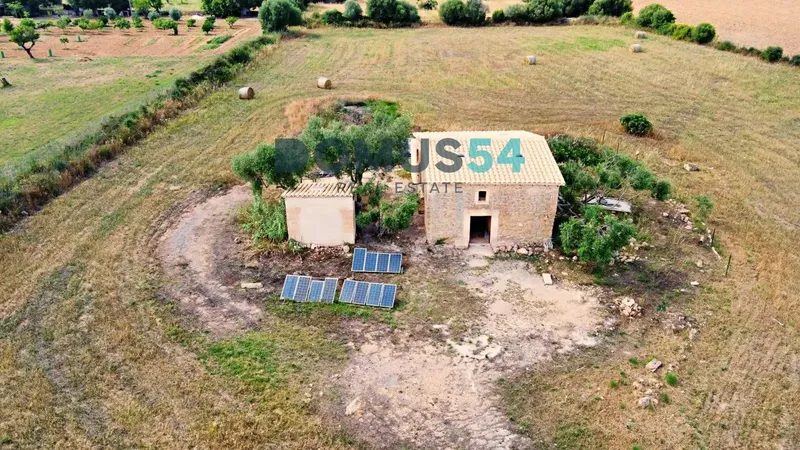 We present a rustic house located near Inca — photo 5