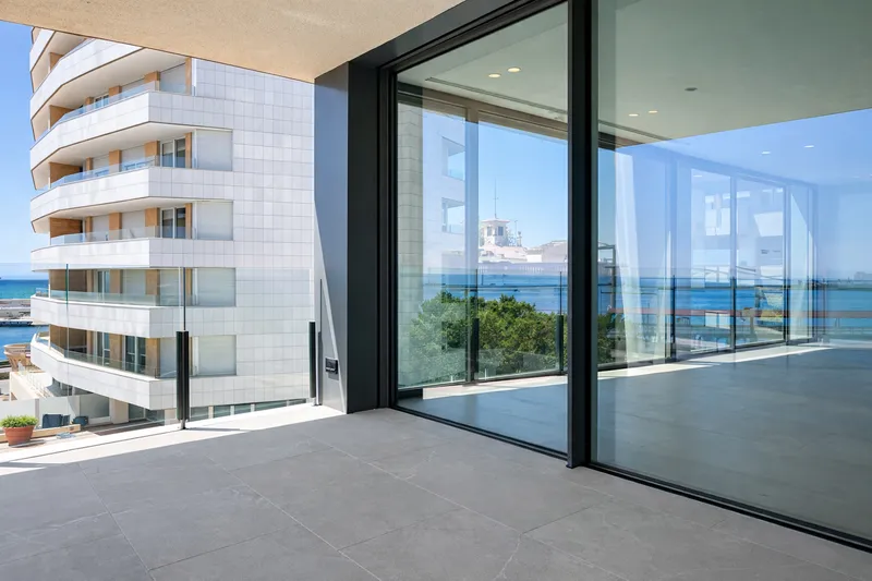 Modern Apartment with Panoramic Sea Views on the Front Line of Paseo Marítimo, Palma More — photo 2