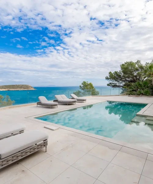 Mansion with access to the sea in Cala Vinyas — photo 2