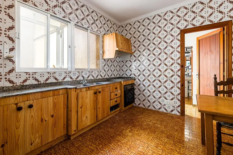 Descubre esta impresionante casa situada en el corazón de Llucmajor, ideal para aquellos que buscan un hogar amplio, con carácter y un gran  — photo 11