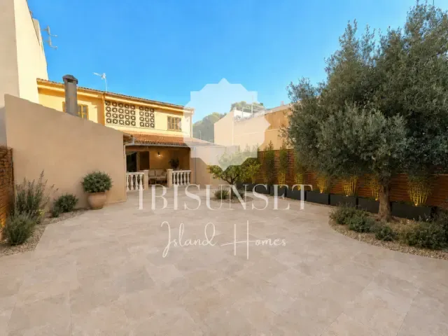 Semi-detached house on Carrer de Sestador — photo 1