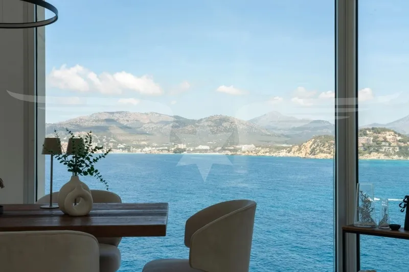 Santa Ponca: Frontline Villa with Direct Ocean Access — photo 12