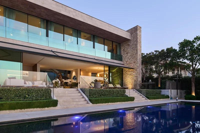Elegant luxury villa in first sea line in Son Veri Nou — photo 3