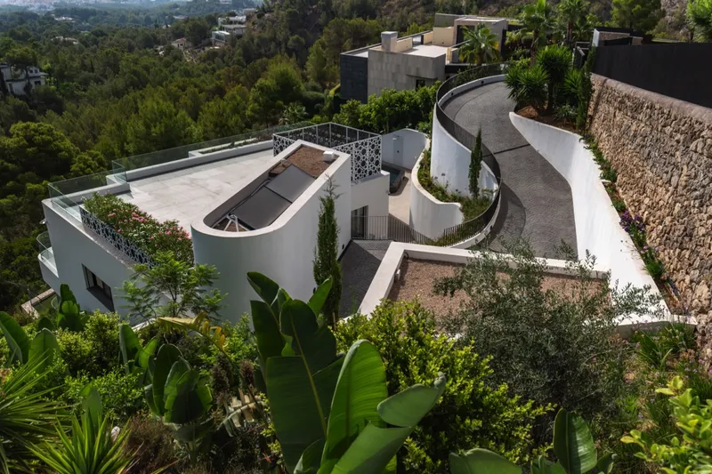 Contemporary Architectural Villa with Infinity Pool and Panoramic Views in Son Vida — photo 3