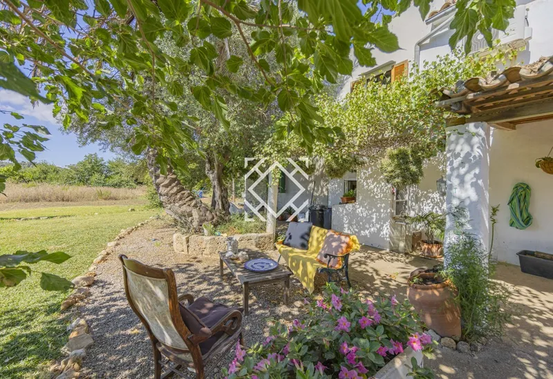 Investment with potential! Finca with holiday license for sale by the sea in Pollensa, Mallorca. — photo 3