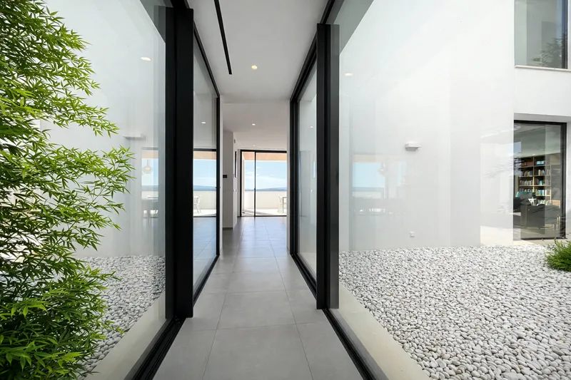 Modern villa with panoramic sea views and guest house in Santa Ponsa Mas — photo 7