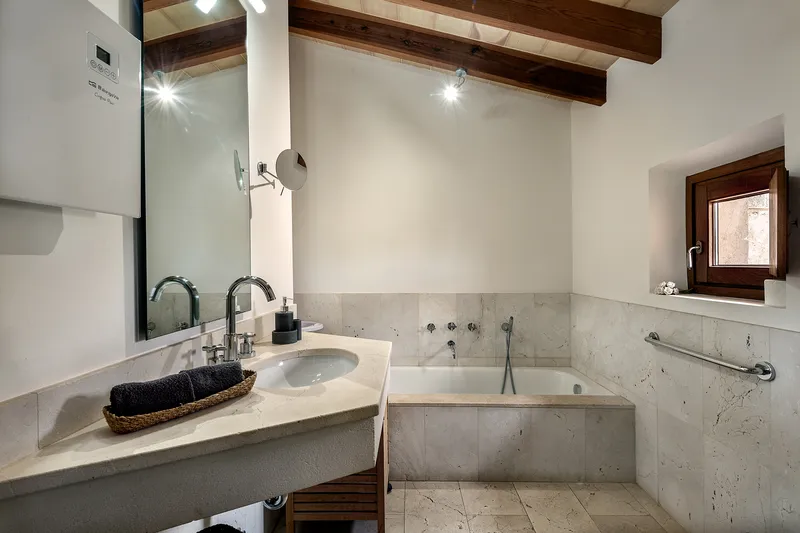 Exclusive finca with sea and distant views, generous living space, ETV license and well-kept garden — photo 10