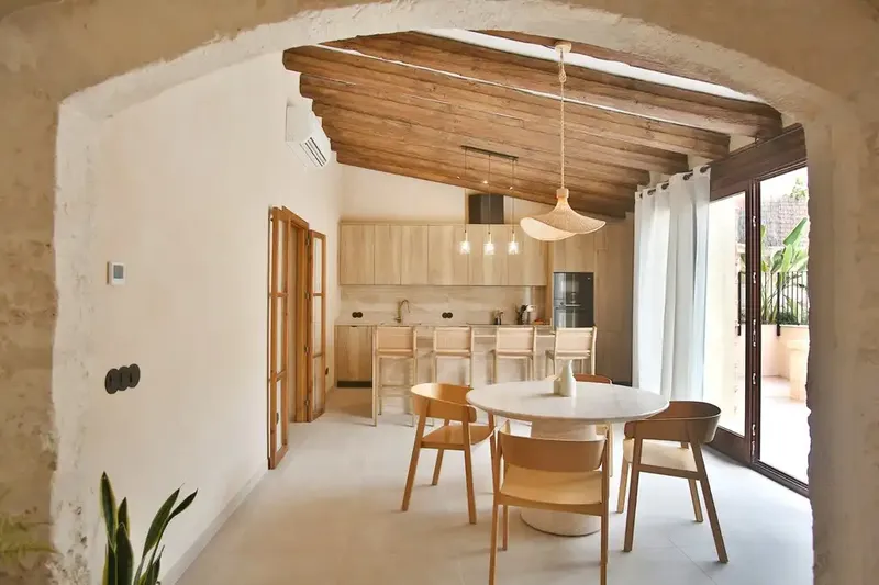 Exquisite 19th-century village house: Luxury renovation near Playa de Muro — photo 6
