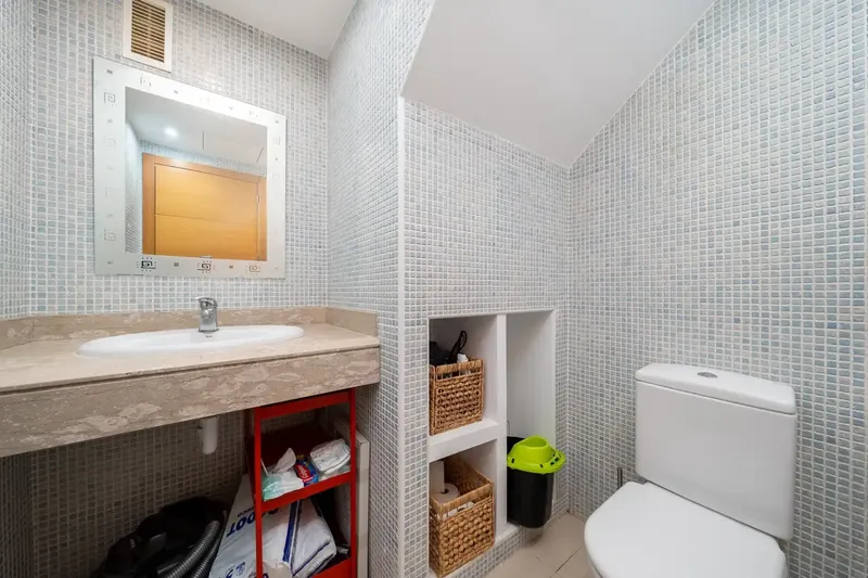 Discover this impressive duplex located in the quiet town of Vilafranca de Bonany. Built in 2008, this property is — photo 8