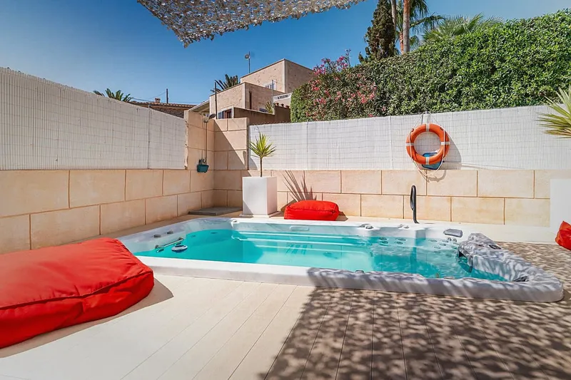 Sunny home with roof terrace, sea views and rental license in Cala Llombards — photo 4