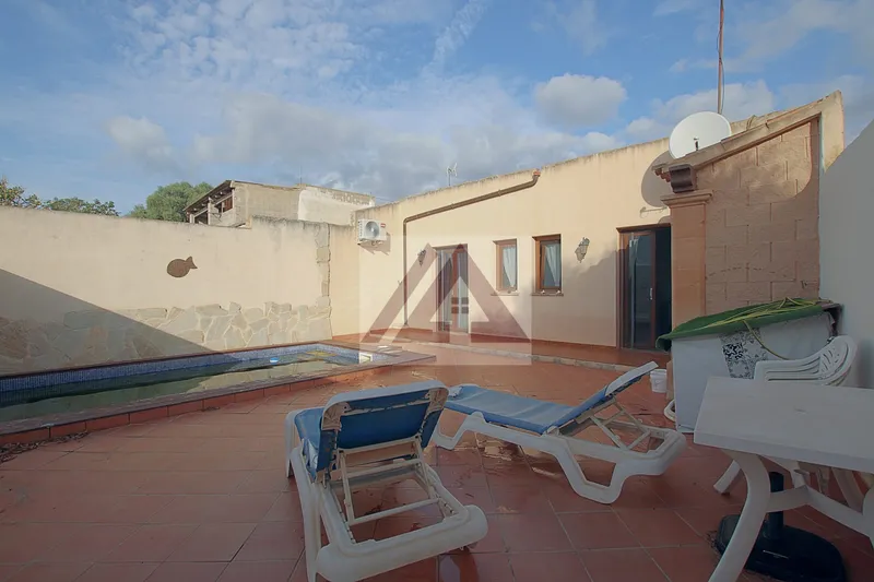 Village house for sale in Ses Salines — photo 1