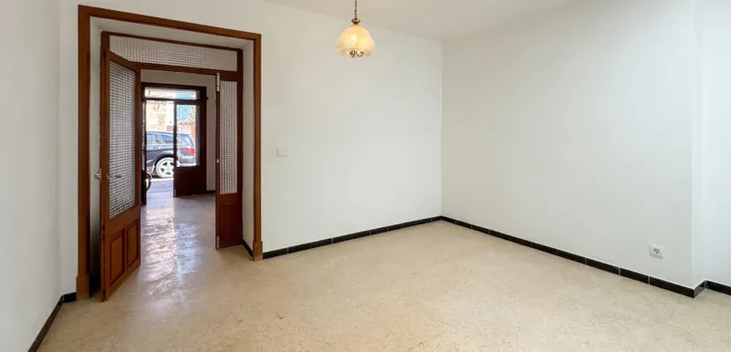 19th-century house to renovate in Ses Salines: 160 m², 2 entrances, terrace — photo 5