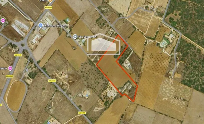 Rustic finca of 661 m² built to renovate on a large plot between Ses Salines and Campos — photo 2