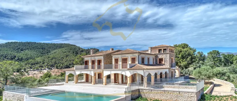Large finca-style property in Camp de Mar on Mallorca with panoramic and sea views — photo 1