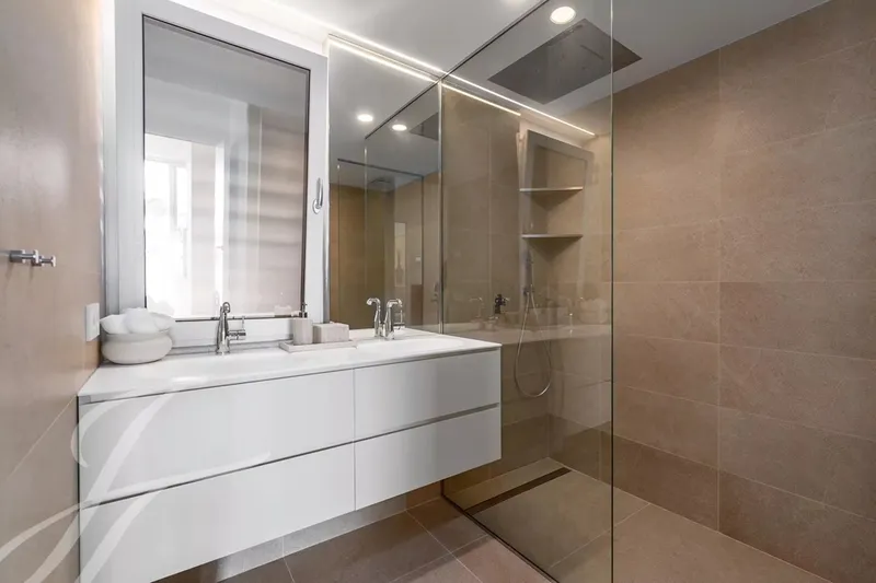 Stylish sea-view apartment near the beach in Illetes (Ses) — photo 9