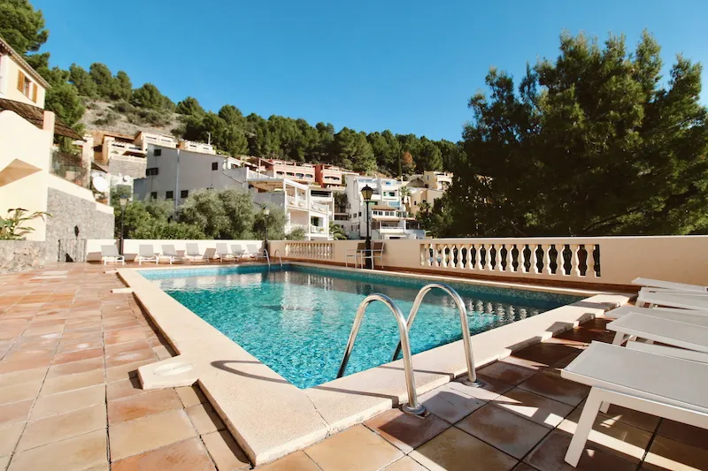 Apartment in a residential complex with a communal swimming pool in Port de Sóller — photo 7