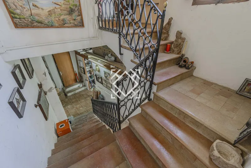 Charming Townhouse for Sale in the Old Town of Pollença with Great Renovation Potential and Panoramic Views — photo 5