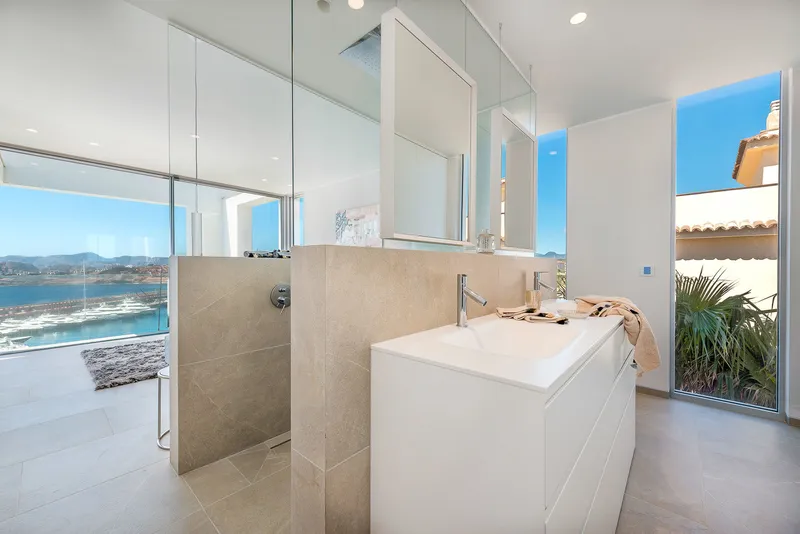 Luxurious new-build villa with sea and harbour views — photo 9
