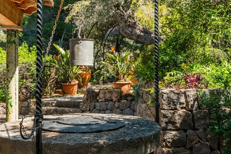 Located in a quiet and wooded environment, this property is for sale in Deià, on a generous plot of 15,000 m² offering much privacy — photo 9