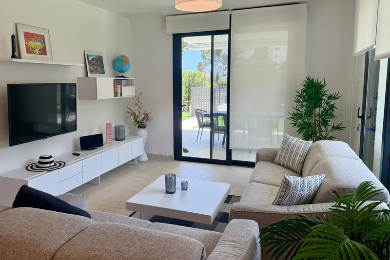 Ground floor apartment with large private garden in Portocolom 1 — photo 4