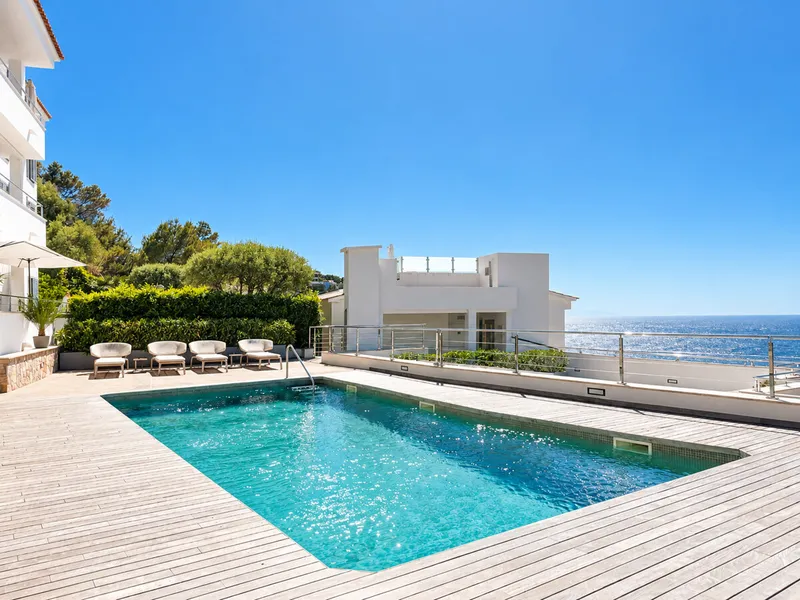 La Mola—Stylish Apartment with a Garden, Chill-Out Area, and Stunning Ocean Views — photo 3
