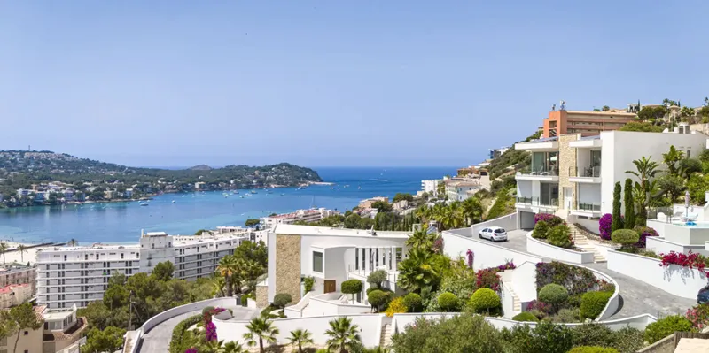 Luxury villa with sea views in Santa Ponsa — photo 3