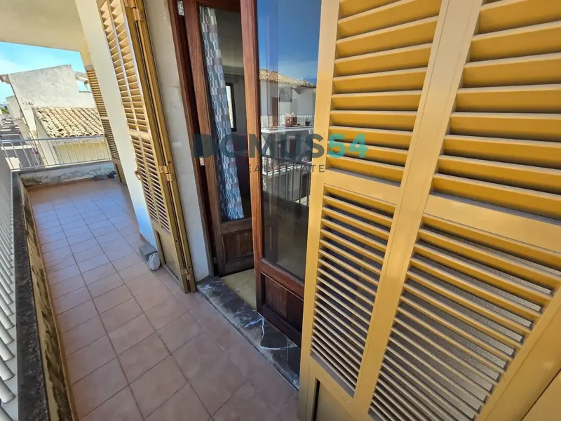 Explore this magnificent opportunity in Sa Pobla: a flat that redefines the concept of space, comfort and privacy, ideal for families who — photo 4