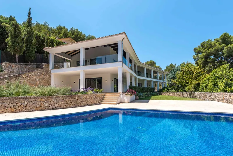 Exclusive fully renovated villa on the second sea line in Cala Fornells - Modern villa with pool (15404) — photo 1
