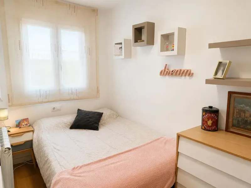Almost new semi-detached chalet 4 bedrooms private pool and garage. School area (Son Peretó-La Vileta) — photo 9
