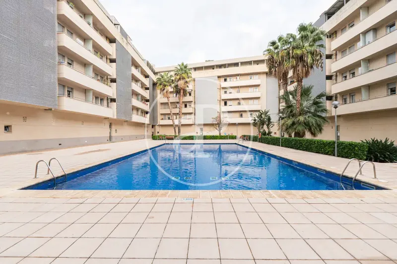 Apartment for rent with communal pool and garage in Palma — photo 2