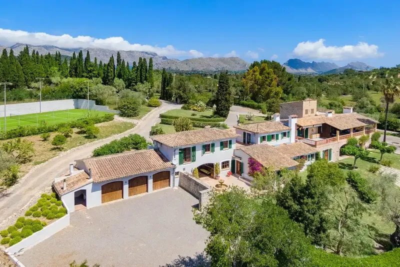 This impressive historic country house for sale in Pollensa has been beautifully renovated and extended to create the perfect private oasis — photo 2