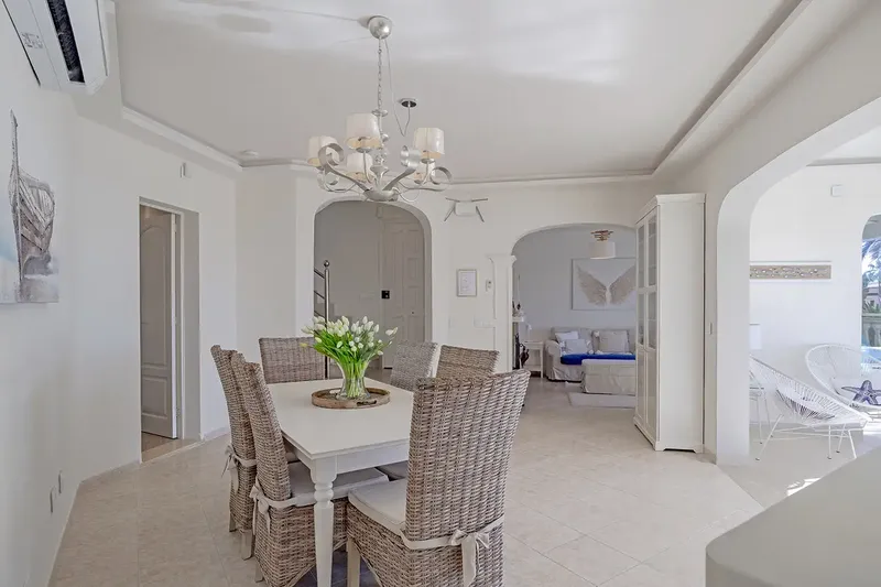 This exceptional villa in a privileged location in Cala Pi combines Mediterranean luxury, absolute privacy and a coveted holiday rental license — photo 6