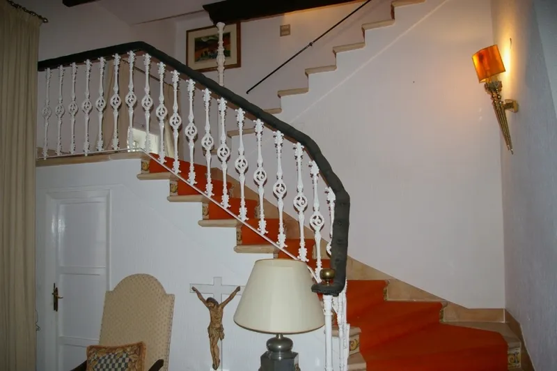 Century old manor house in green huge plot — photo 9