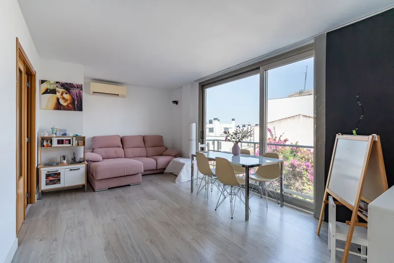 Beautiful and Bright Apartment Ready to Move In — photo 2