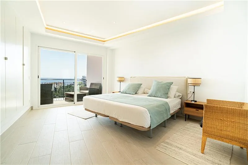 Fully renovated seafront apartment — photo 10