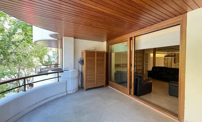 Exclusive designer home on Calle Aragón, Palma — photo 3