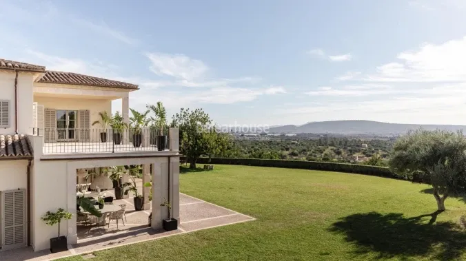 Elegant private finca surrounded by nature with generous spaces, pool and wellness areas — photo 3
